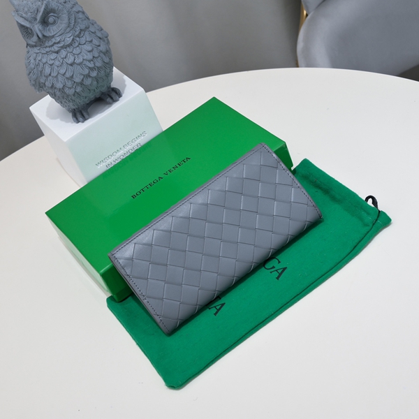 ボッテガヴェネタ財布コピー背面デザイン